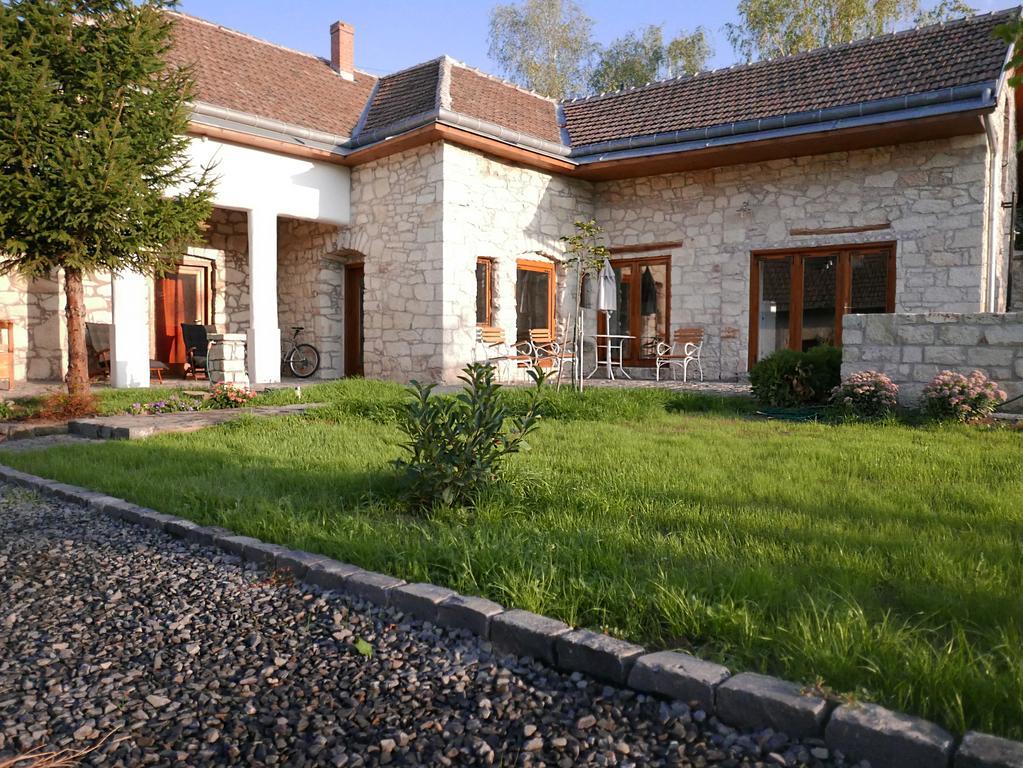 Uragya Vendeghaz Hotel Mád Buitenkant foto